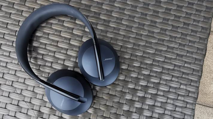 Mit acht Mikrofonen gegen Lärm: Bose Noise Cancelling Headphones 700 ausprobiert