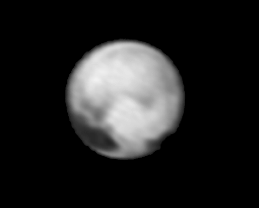 Im Juli wurden die Bilder des Pluto rasch detaillierter.