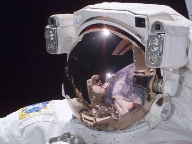  Free Space Exploration Screensaver