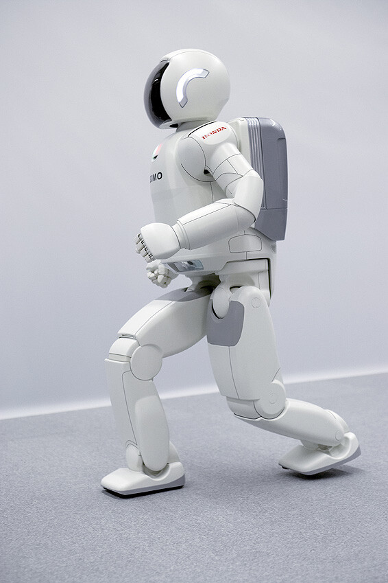 Asimo Roboter sind kunftig auch in Bielefeld zu Hause heise online
