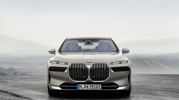 BMW i7