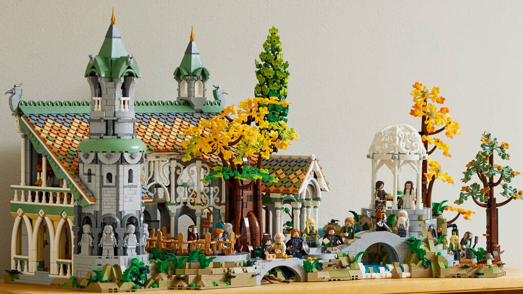 Lego baut Bruchtal aus "Herr der Ringe" | heise online
