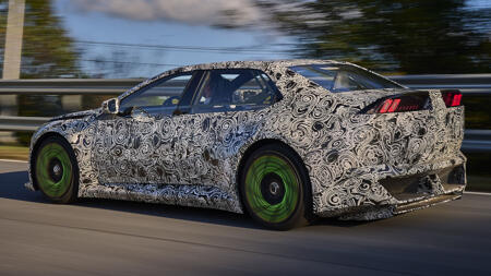 Elektroauto: Mitfahrt in BMWs Beast im Puls des Heart of Joy