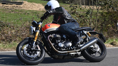 Triumph Speed Twin 1200 RS im Test: Nackt, retro, schnell