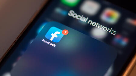 heise – Facebook will an unveröffentlichte Bilder auf Smartphones 