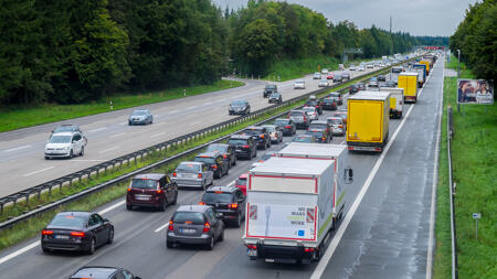 Durchfahrtsverbote an der A8 und A93 ab 15. August in Kraft Durchfahrtsverbote an der A8 und A93 ab 15. August in Kraft