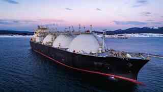 Luftaufnahme eines LNG-Tankers