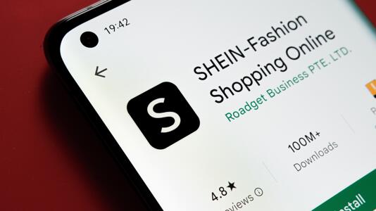 App von Shein auf einem Smartphone