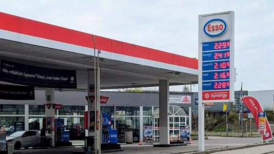 CO₂-Preis: EU will Preissprünge beim Tanken und Heizen vermeiden CO₂-Preis: EU will Preissprünge beim Tanken und Heizen vermeiden