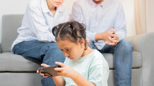 Macht mehr Bildschirmzeit Kinder sogar klüger?
