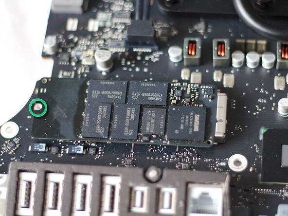 Apple hot sale ssd sm128e