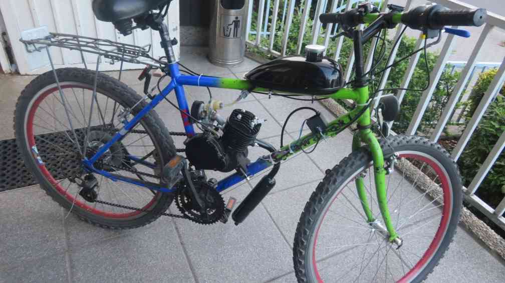 angeblich mit fahrrad über rote ampel gefahren