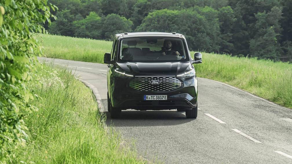 Electric car Ford ETourneo First driving impression heise Autos