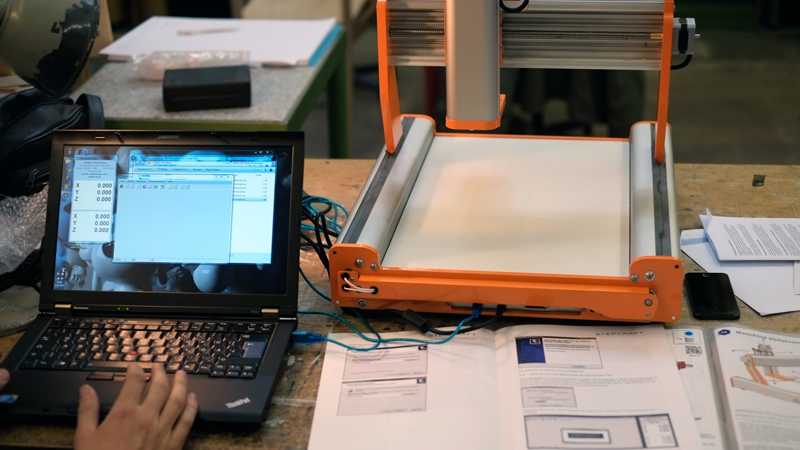 Cnc Frasen 3d Druck Kombi Aus Dem Bausatz Stepcraft 2 420 Heise Online