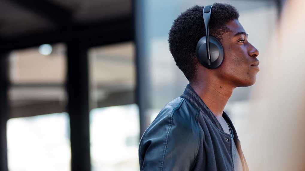 Bose Neue Anc Kopfhorer Sollen Gerausche Noch Besser Unterdrucken Heise Online