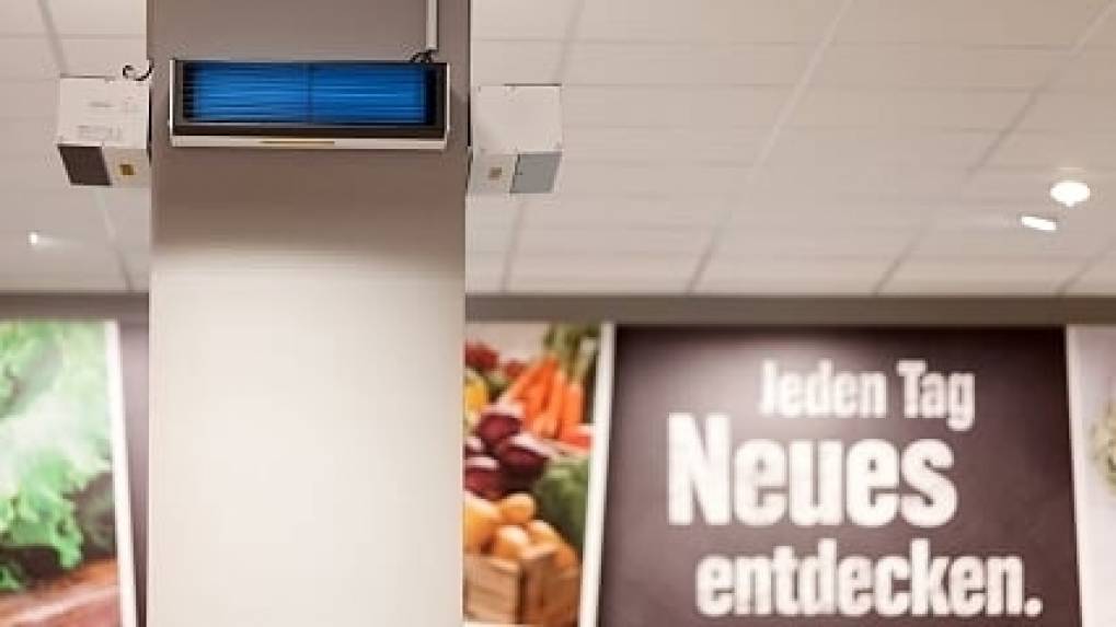 Kampf Gegen Corona Signify Und Edeka Desinfizieren Supermarkt Mit Uv Lampen Heise Online