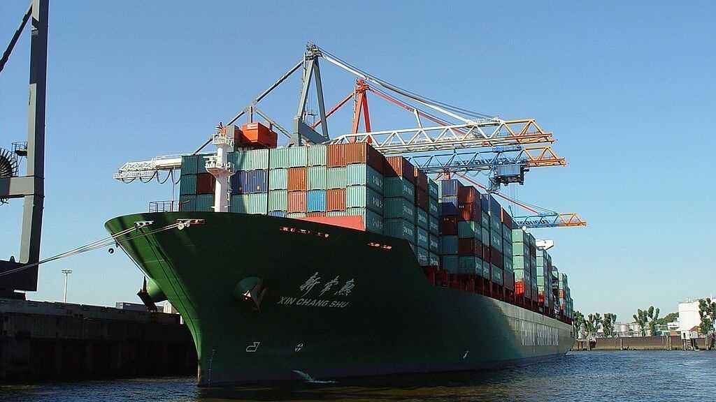 Chinesisches Containerschiff