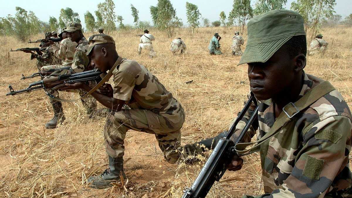 Soldaten bei einer Übung im Niger