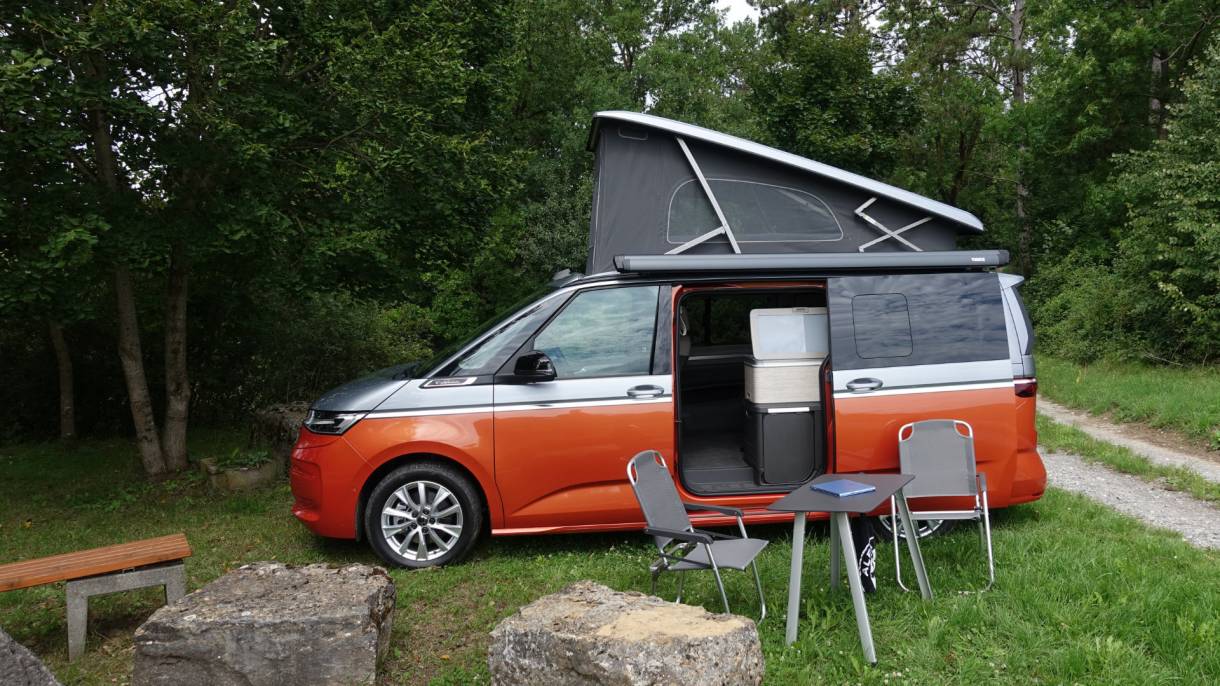 VW California Ocean PHEV 4motion: Hybrid-Camper für 100.000 Euro im ...