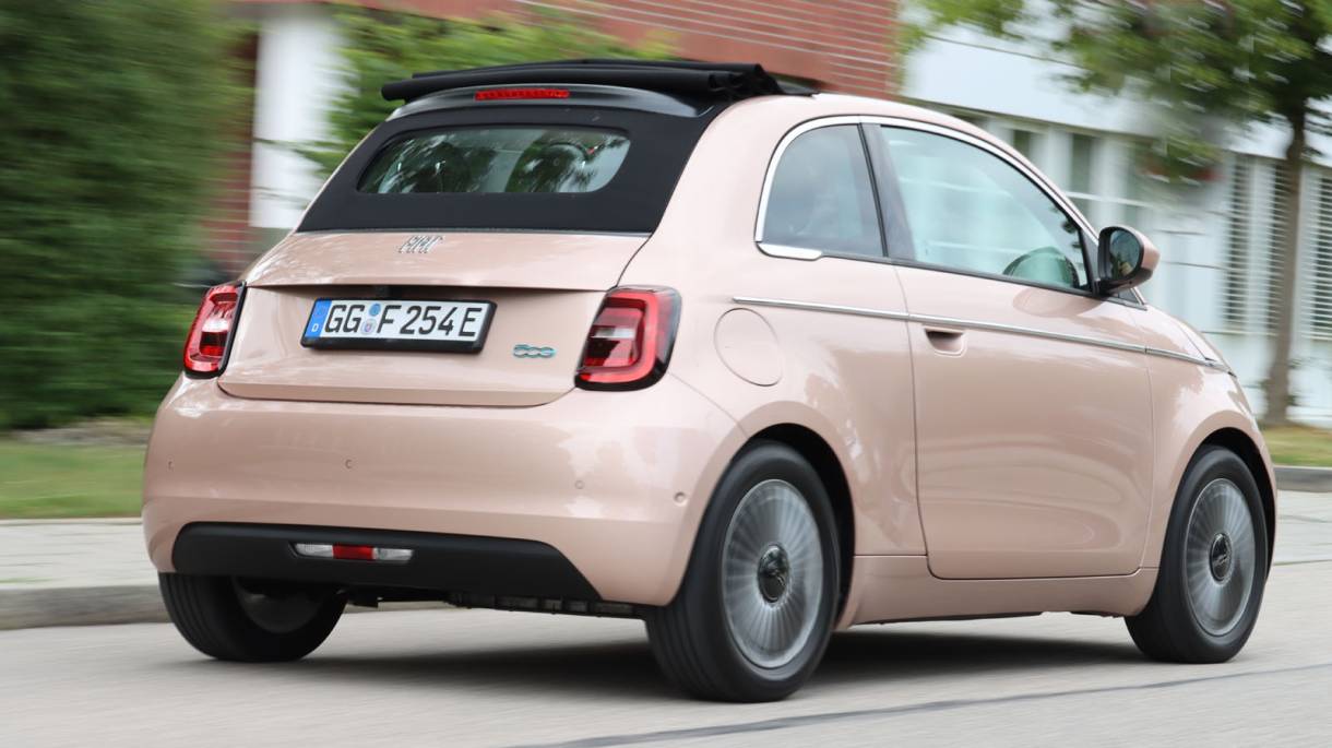 Gebrauchte E-Autos nur noch so teuer wie Verbrenner Gebrauchte E-Autos nur noch so teuer wie Verbrenner