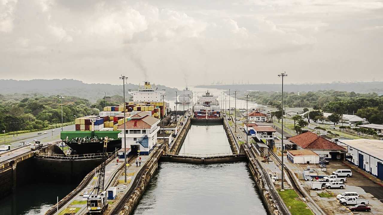 Dürre am Panamakanal und Schiffe bekommen zunehmend Probleme.