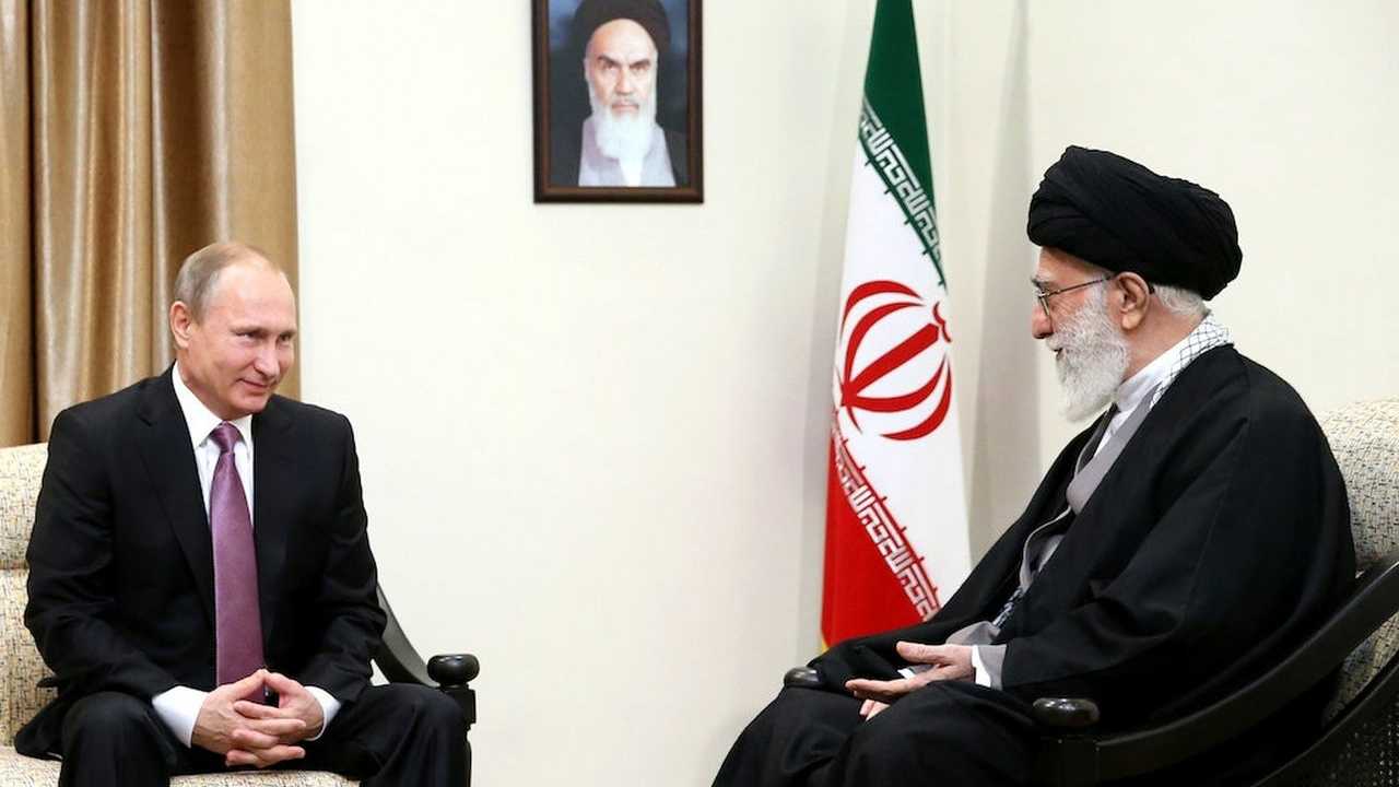 Der russische Präsident Putin und der Oberste Führer des Iran, Ayatollah Ali Khamenei