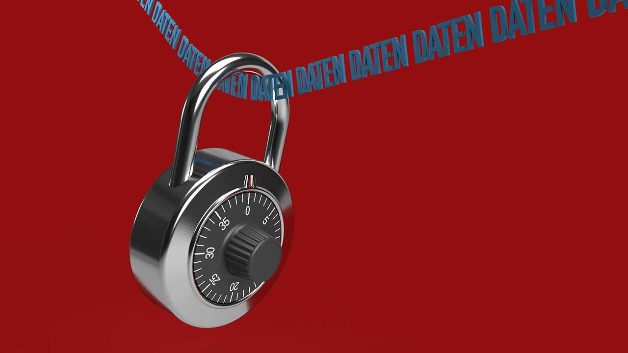 Zahlenvorhängeschloss hängt am sich wiederholenden Wort &quot;Daten&quot;