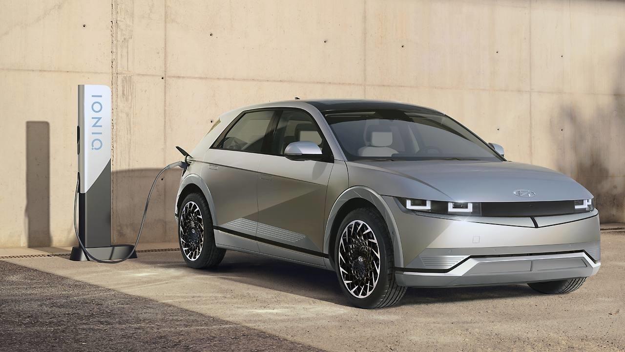 Hochspannend Hyundai Stellt Elektroauto Ioniq 5 Mit 800 Volt Batterie Vor Heise Autos