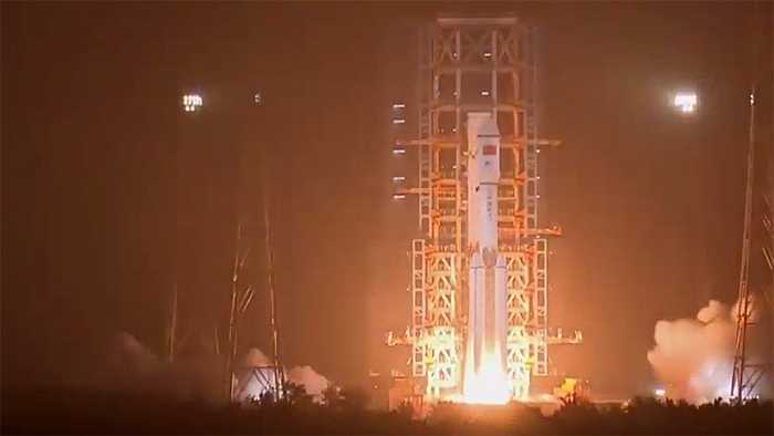 China startet ersten Raumfrachter ins All