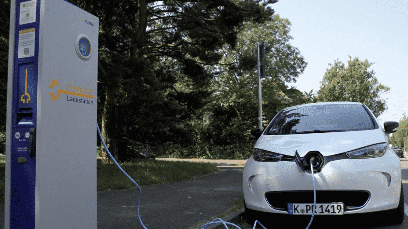 Spritfresser und Diesel könnten EAutoPrämie finanzieren
