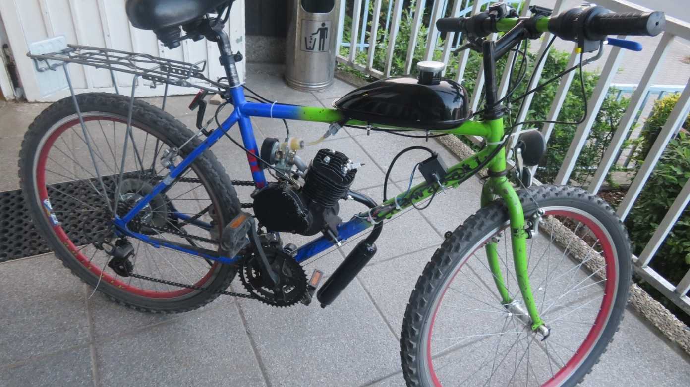 angeblich mit fahrrad über rote ampel gefahren