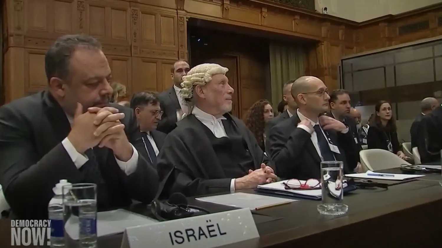 Israels Rechtsteam in Den Haag im Januar