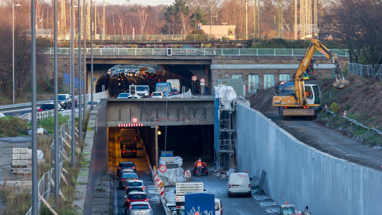Berufsverkehr In Köln Lahmgelegt Herkulestunnel Nach Betonschäden Komplett Gesperrt - 1r6yk9r
