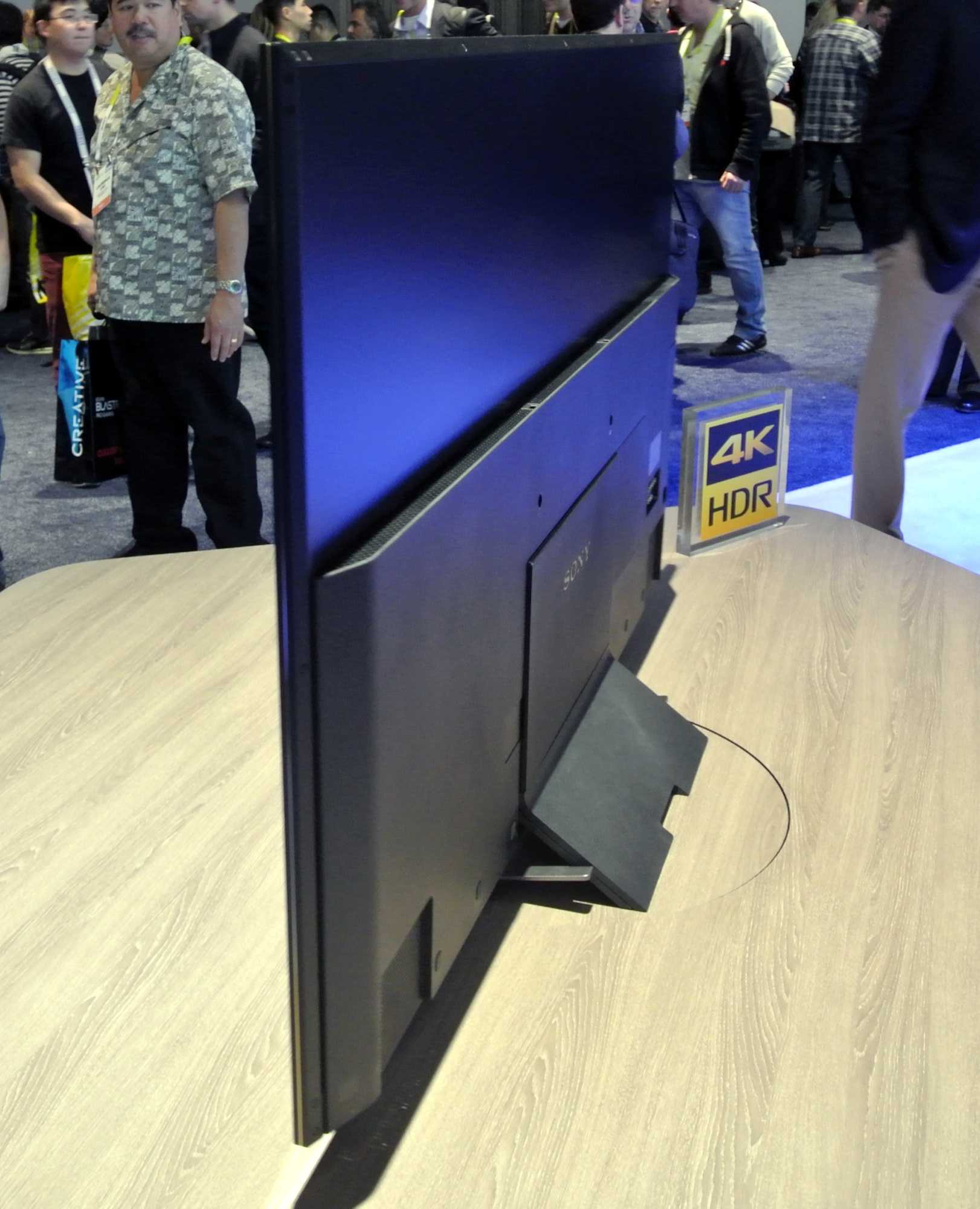 Die Modelle der XD94-Serie tragen trotz Direct LED Backlight nicht sonderlich dick auf.