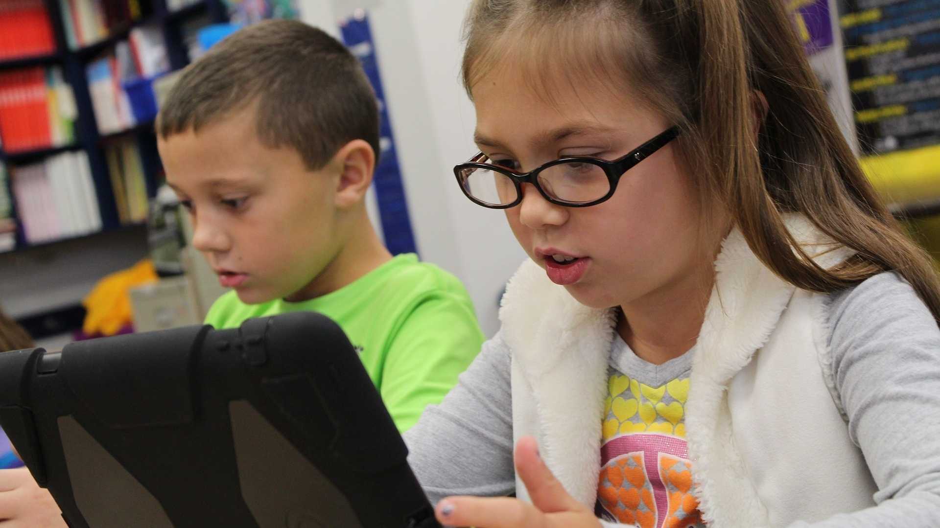 Schulunterricht mit Tablets: Die Debatte um Digitalisierung in der Bildung