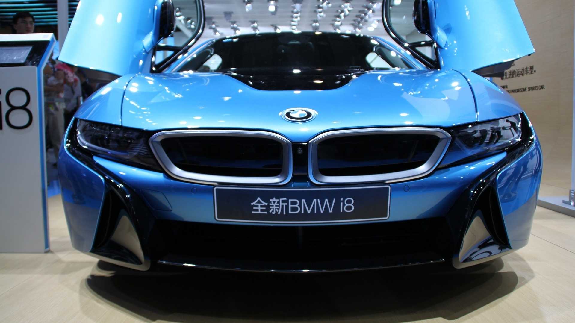 BMW i8 auf einer Automobilausstellung in China präsentiert