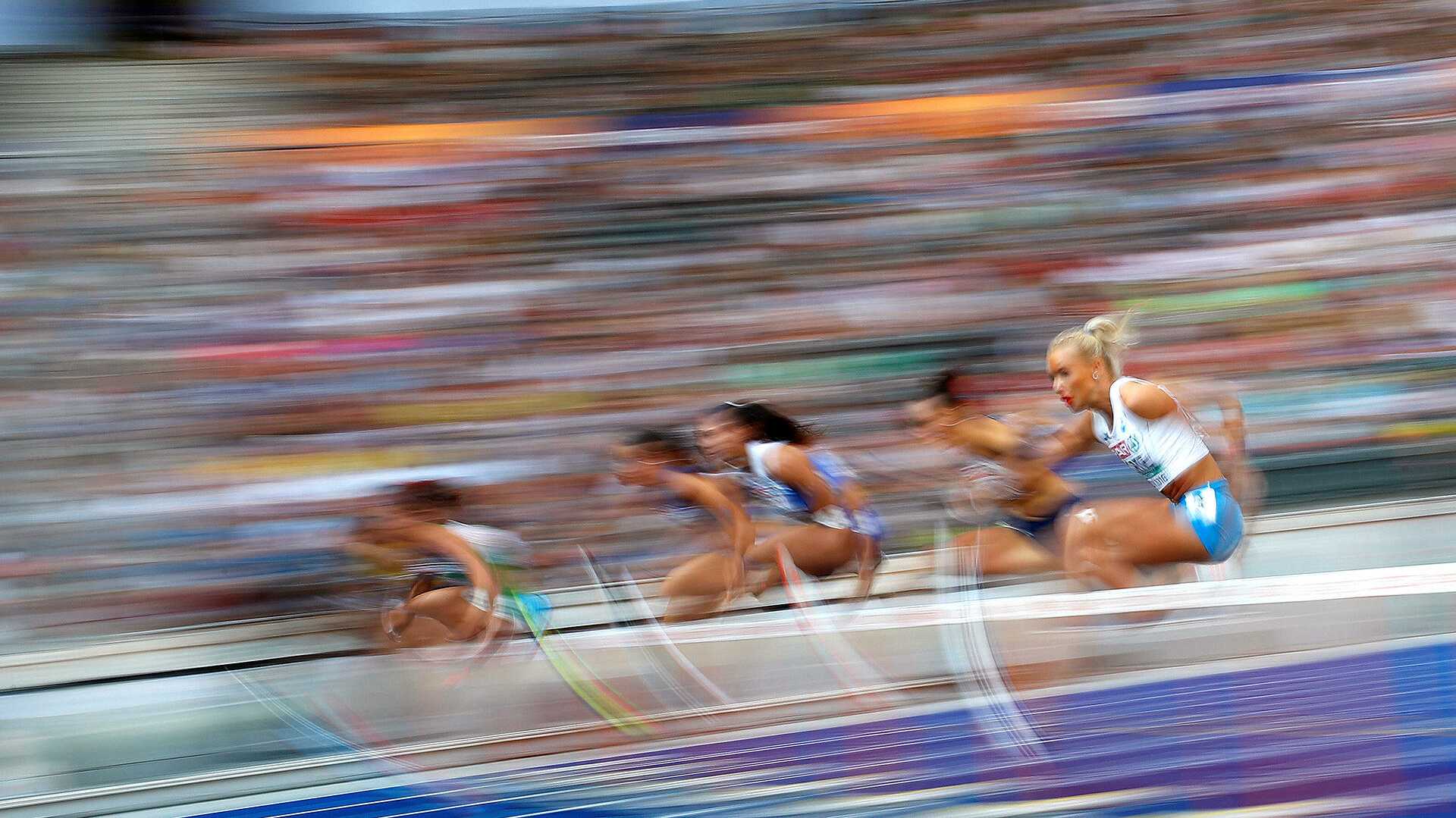 Die Momentaufnahme zeigt die  Dynamik beim 100-Meter-Hürdenlauf der Frauen bei der Europameisterschaft in Berlin 2018., Alle Bilder: Reuters / Kai Pfaffenbach