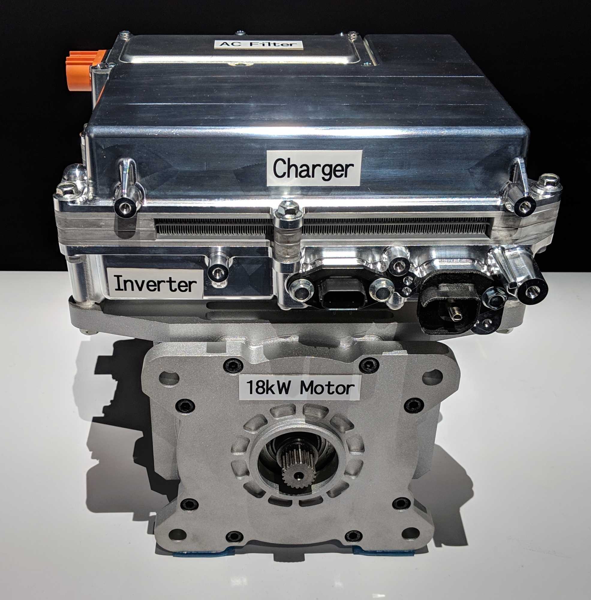Der kompakte 48-Volt-Motor von Panasonic erreicht eine Leistung von 18 kW.