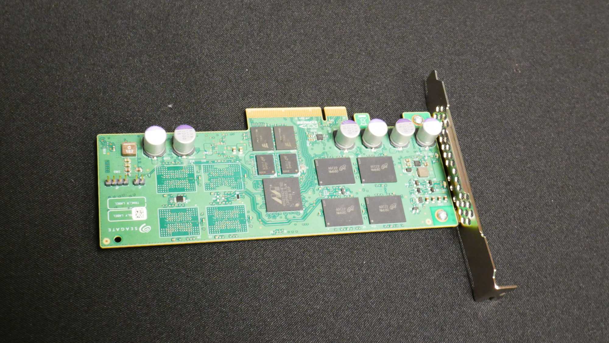 Seagate-SSD mit MRAM: Schneller Speicher für Metadaten mit Datensicherheit durch Kondensatoren