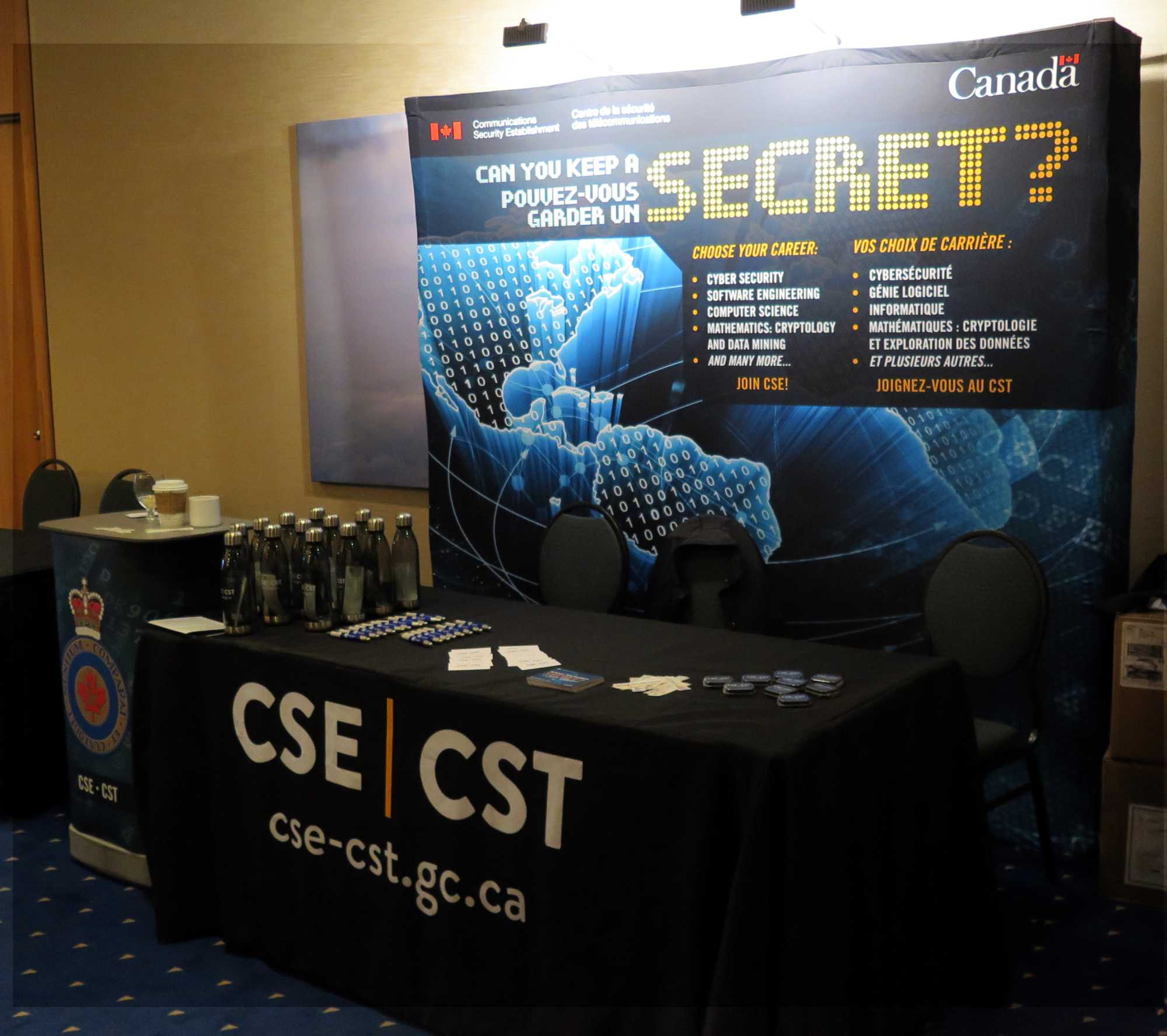 Messestand "Can you keep a Secret? Communication Security Establishment Canada"