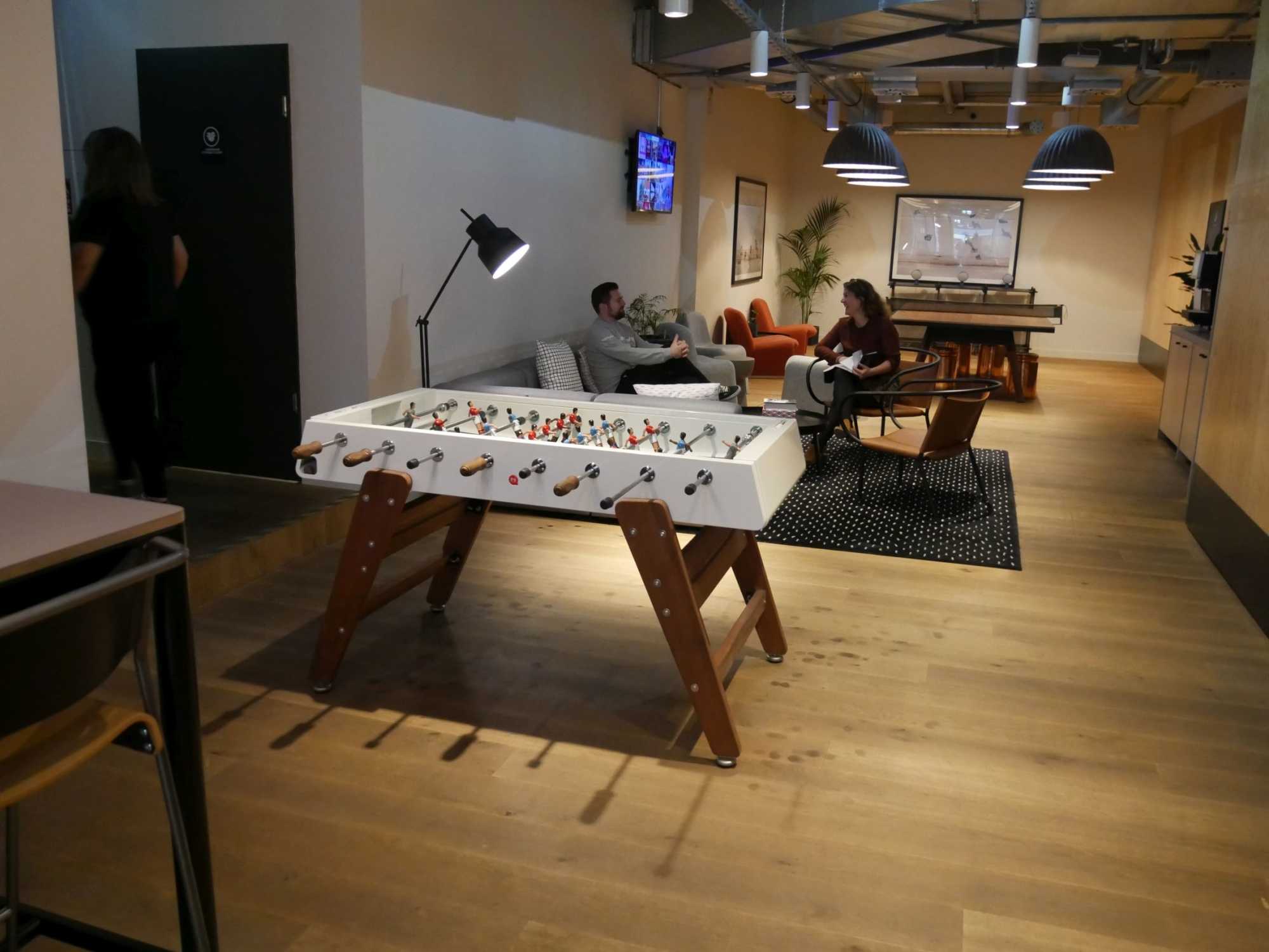 Entspannen im Büro, nicht nur beim Kickern