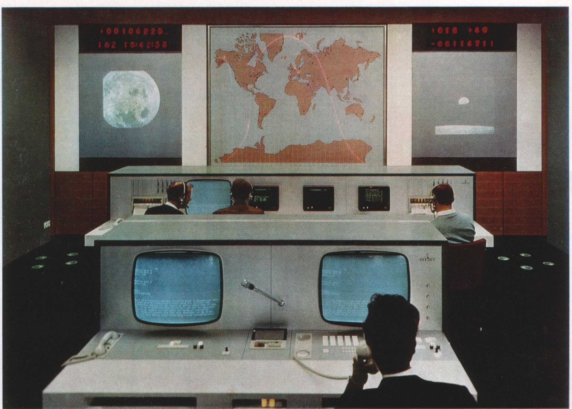 Blick ins damalige Deutsche Raumfahrtkontrollzentrum
