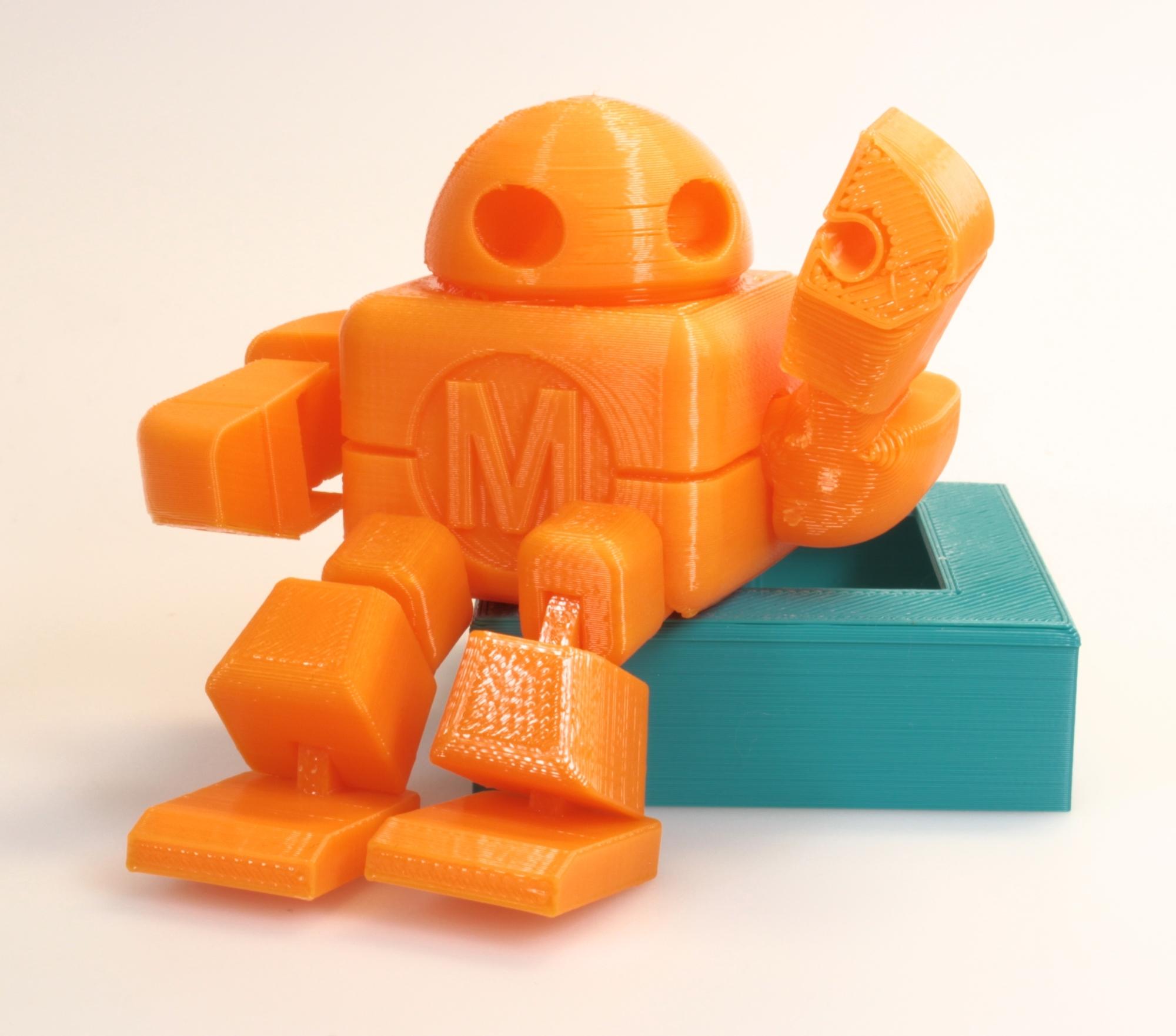 Testdruck eines Makey-Roboters aus dem Flashforge Finder
