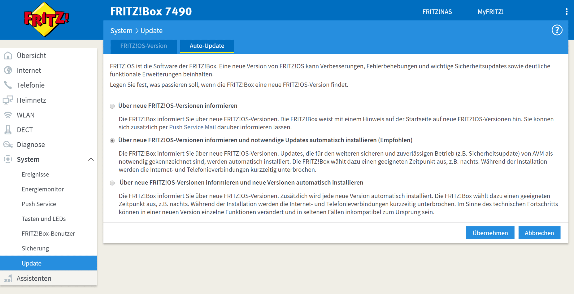 Steht der Auto-Updater auf der mittleren oder untersten Einstellung, ist man auf der sicheren Seite. Die Fritzbox installiert in diesem Fall sicherheitsrelevante Firmware-Updates automatisch.