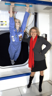 Claudia Kessler, (noch) nur mit einer falschen Astronautin.