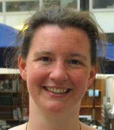Tanja Lange gehört zu den renommiertesten Kryptoforscherinnen aus Deutschland. Sie promovierte 2002 an der Universität Essen mit einer Arbeit über “Fast Arithmetic on Hyperelliptic Curves” und arbeitet derzeit als Professorin an der Technischen Universiteit Eindhoven.