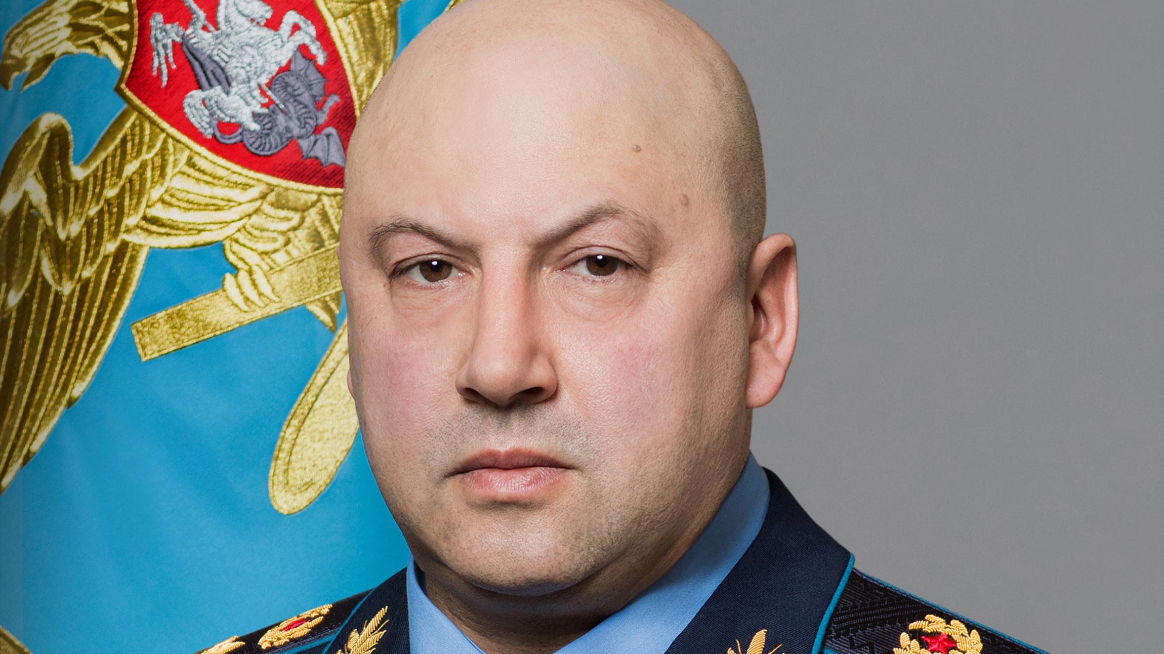 Новый военно командующий. Командующий ВКС Суровикин.