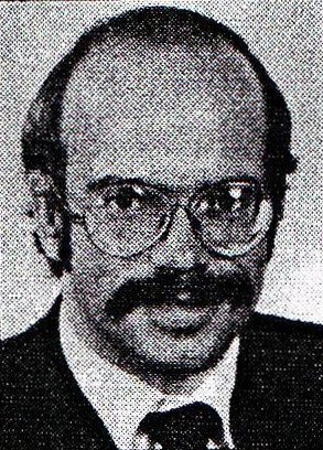 Wolfgang Kleinwächter auf einem Passbild aus den achtziger Jahren.