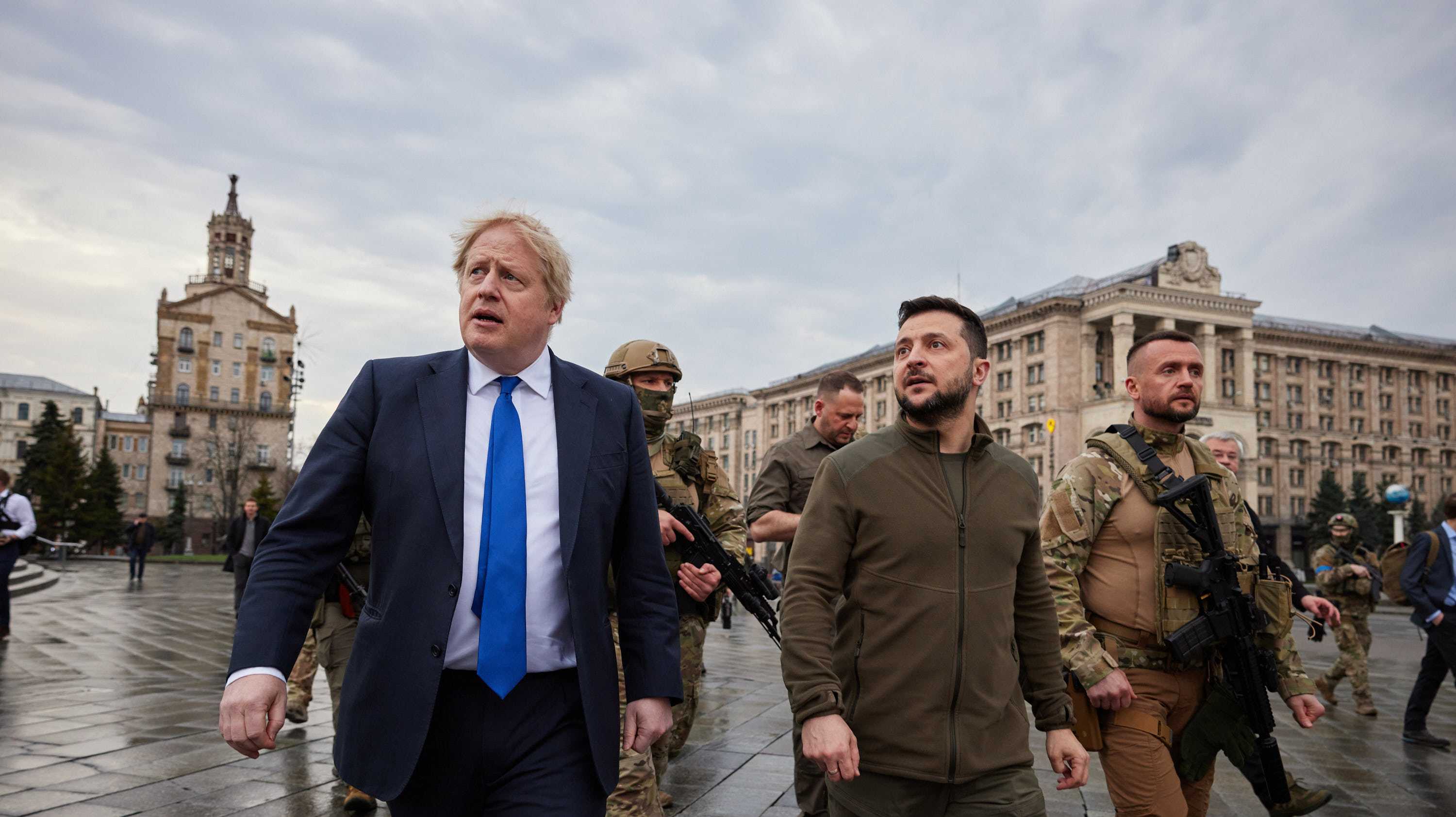 Der britische Premier Boris Johnson 2022 mit dem ukrainischen Präsidenten Wolodymyr Selenskyj.