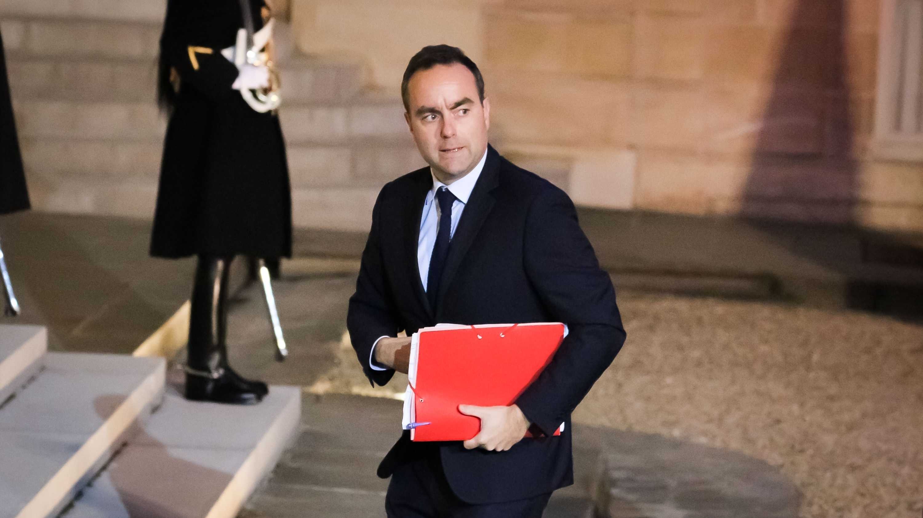 Französischer Verteidigungsminister Sébastien Lecornu kündigt Beschlagnahme von Rüstungsunternehmen an